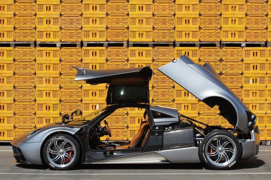  Pagani Huayra 2013 года  (фото 2 из 56)